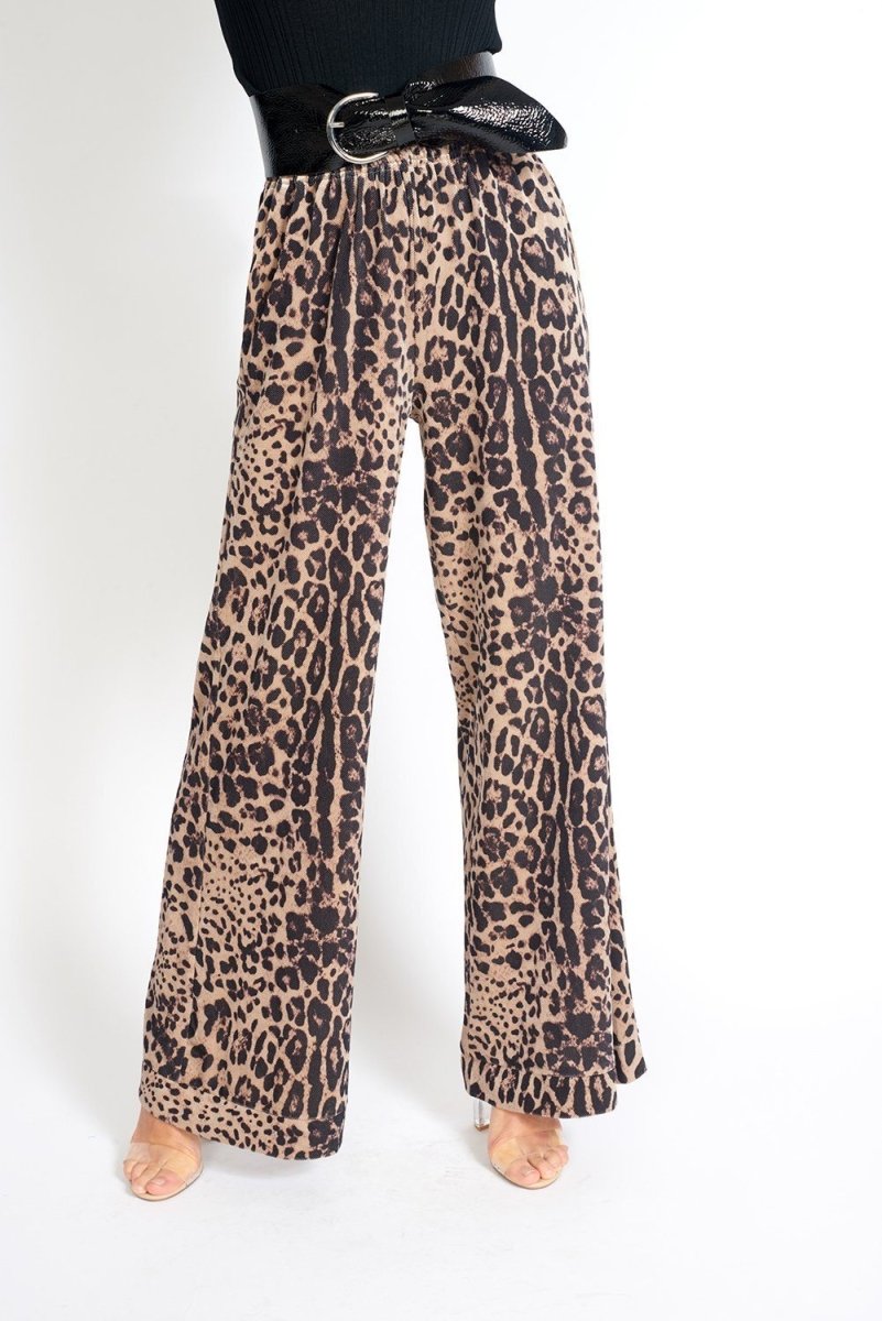 Bianca Velvet Pants styling details featuring waistband, pockets and leg cut- Wow Store