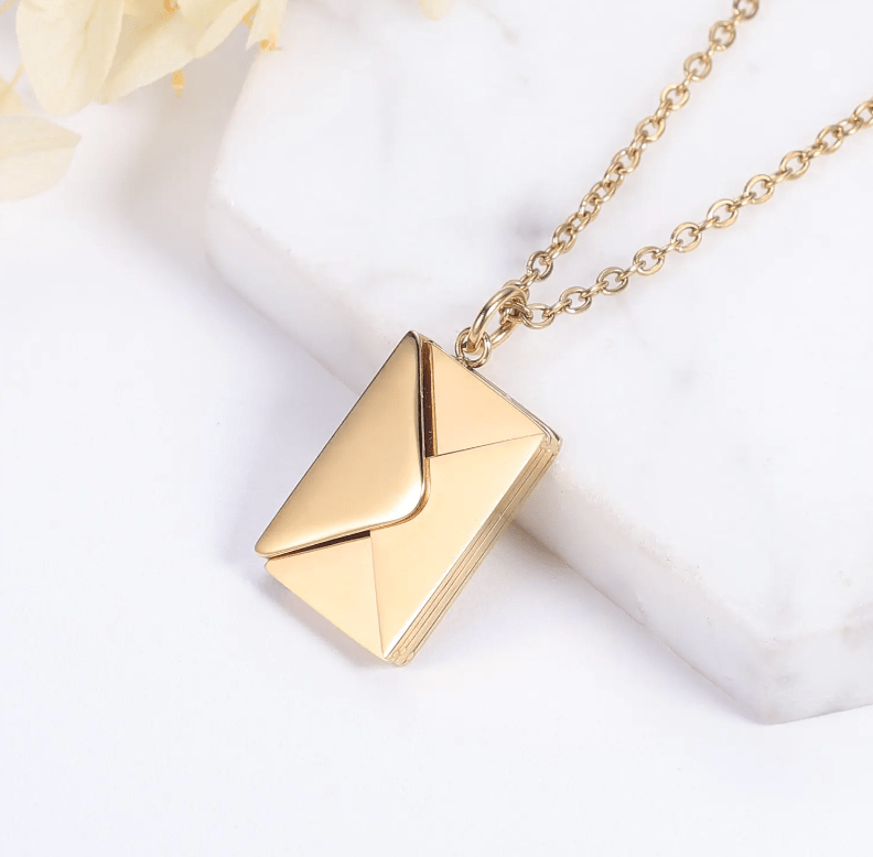 Envelope Necklace - Wow Store