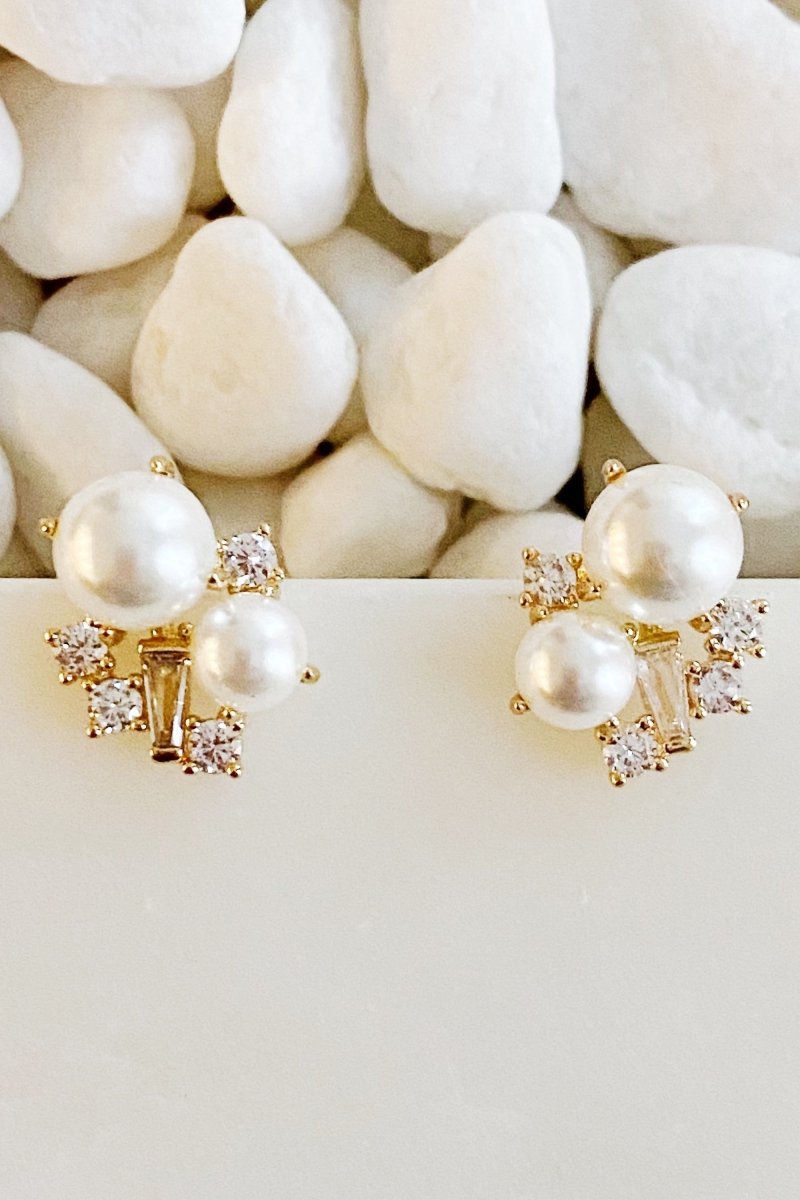 Estate Pearl And Shine Stud Earrings - Wow Store