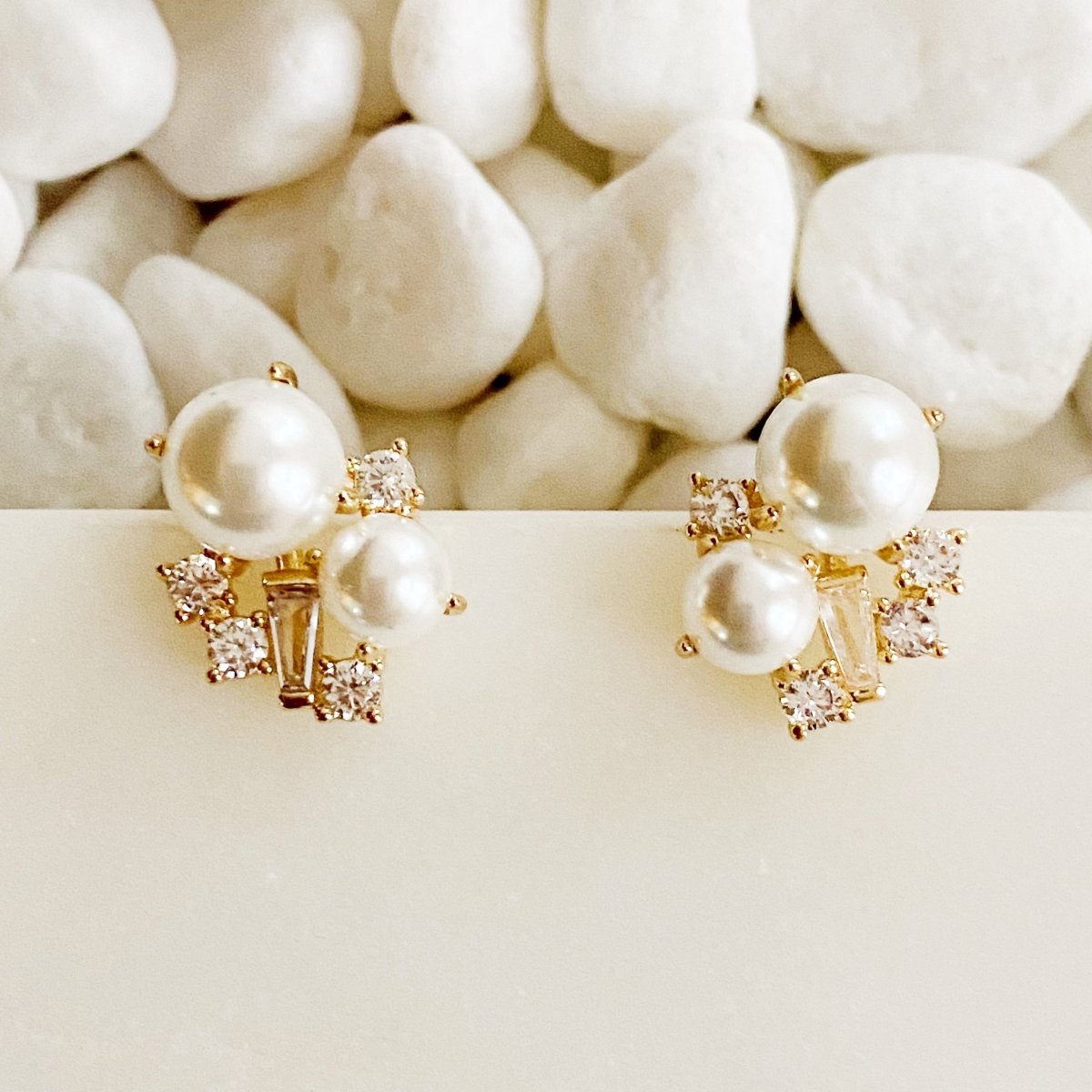 Estate Pearl And Shine Stud Earrings - Wow Store