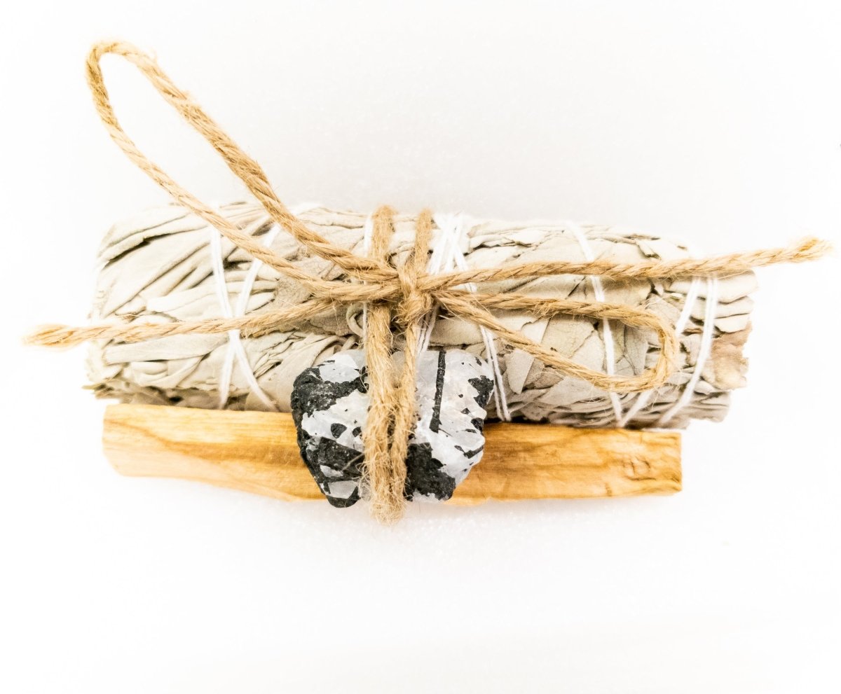 Palo Santo, Sage & Crystal Smudging Bundle - Wow Store