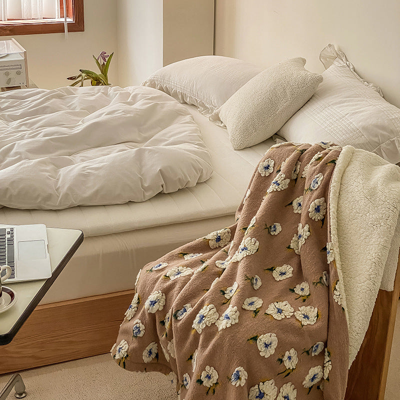 Double-Layer Tufted Flower Blanket in brown daisy
