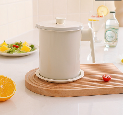 Japanese Oil Filter Pot with Semi-Wood Grain Handle