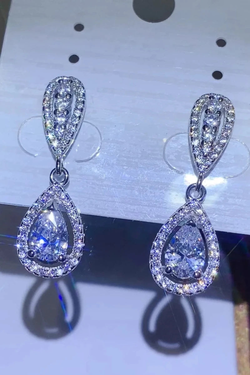 Elegant teardrop earrings with 2 carat moissanite stones set in 925 sterling silver – dazzling sparkle and refined shine