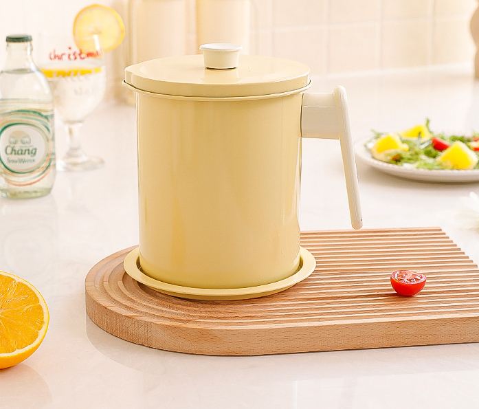 Japanese Oil Filter Pot with Semi-Wood Grain Handle