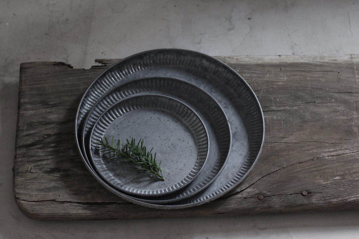 Ribbed Iron Serving Tray, Weathered Finish