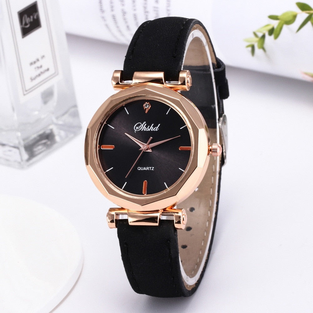 Sleek Leather Quartz Wristwatch