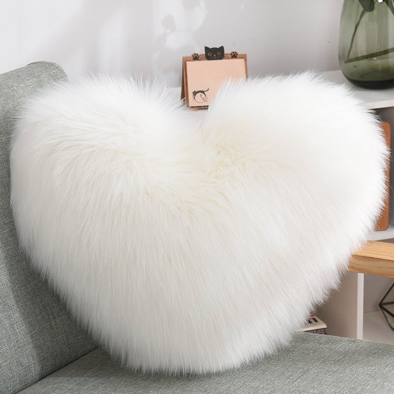 Heart-Shaped Shaggy Cushion, 40 × 50 cm