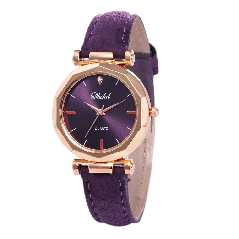Sleek Leather Quartz Wristwatch