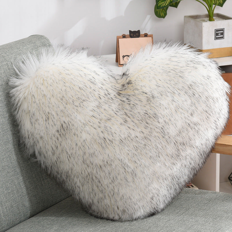 Heart-Shaped Shaggy Cushion, 40 × 50 cm