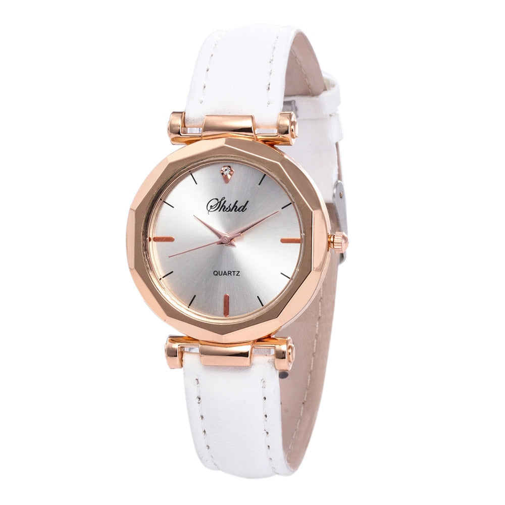 Sleek Leather Quartz Wristwatch