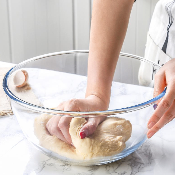 Japanese-Inspired Transparent Glass Salad Bowl