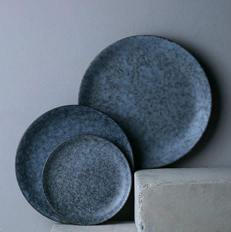 Elegant Round Dinner Plate in Premium Porcelain