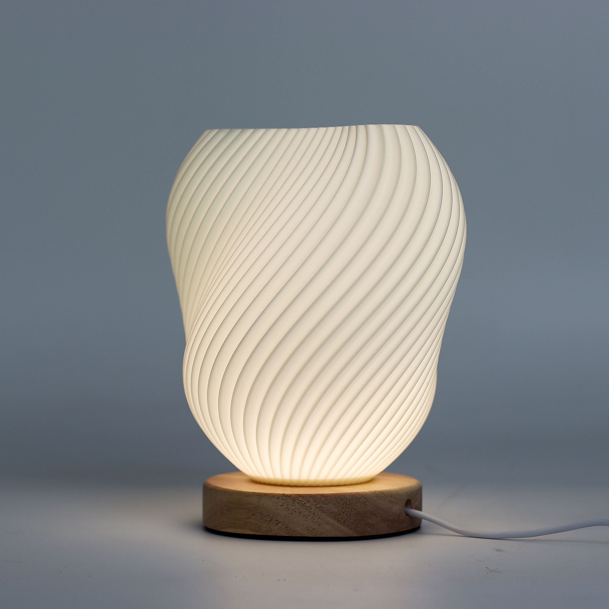 Shell Twisted Wave Lamp