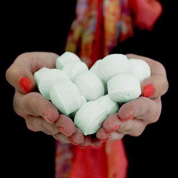 Chill Pills Mango Luxury Bath Bombs - 1.3kg Box