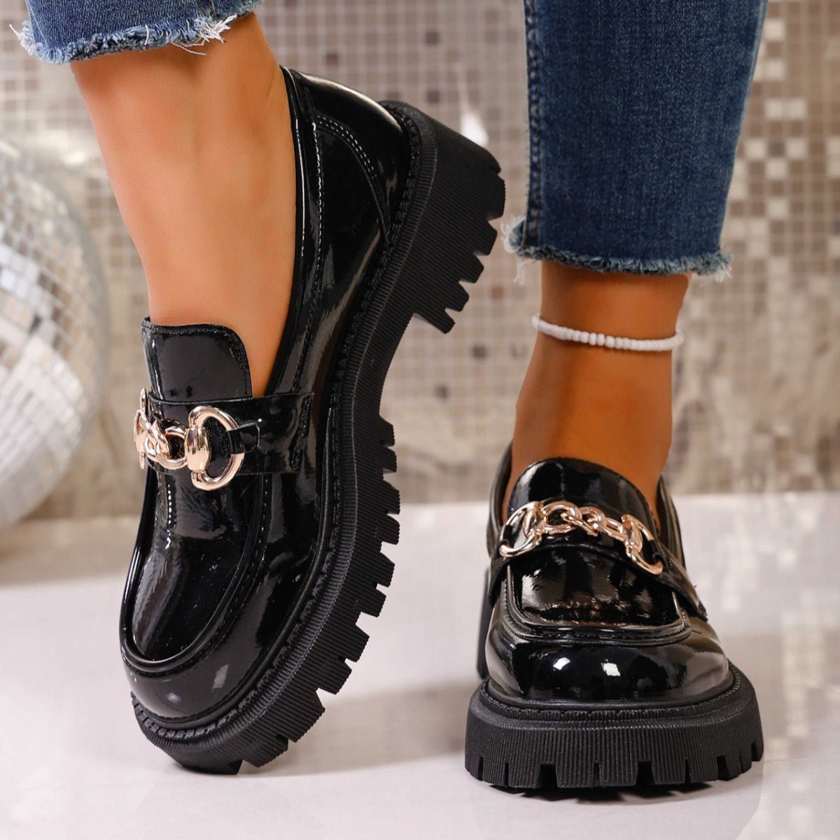 Chain Decor Round Toe Loafers - Wow Store