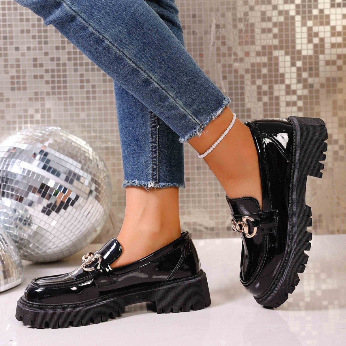 Chain Decor Round Toe Loafers - Wow Store