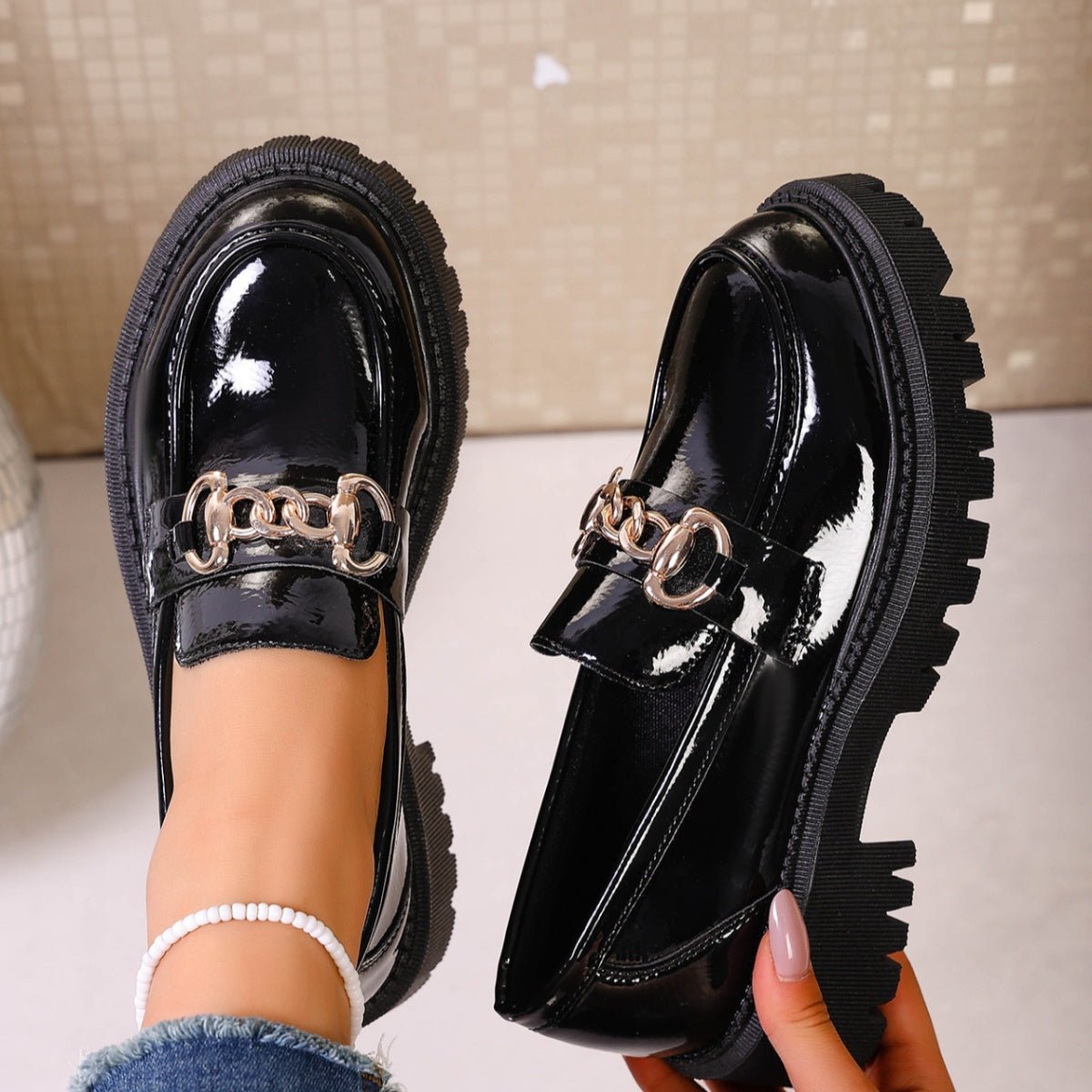 Chain Decor Round Toe Loafers - Wow Store
