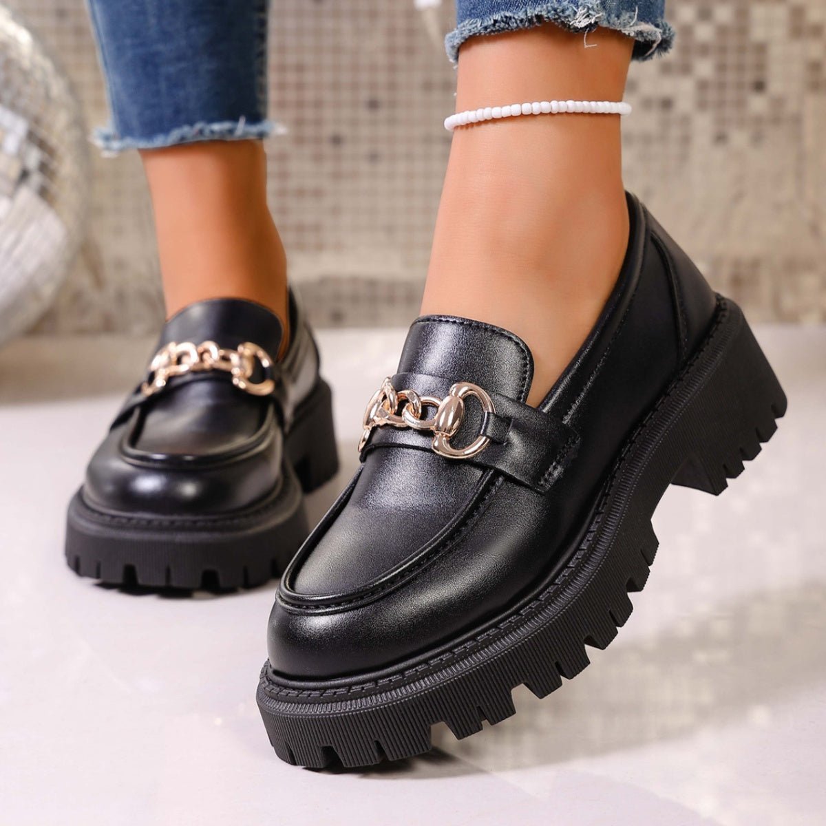 Chain Decor Round Toe Loafers - Wow Store