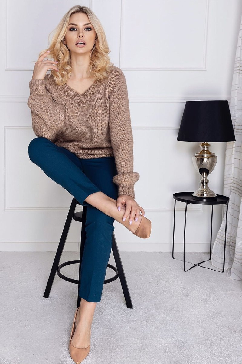 Chic Peekaboo Cut - Out Knit Jumper | Model 163191 - Wow Store