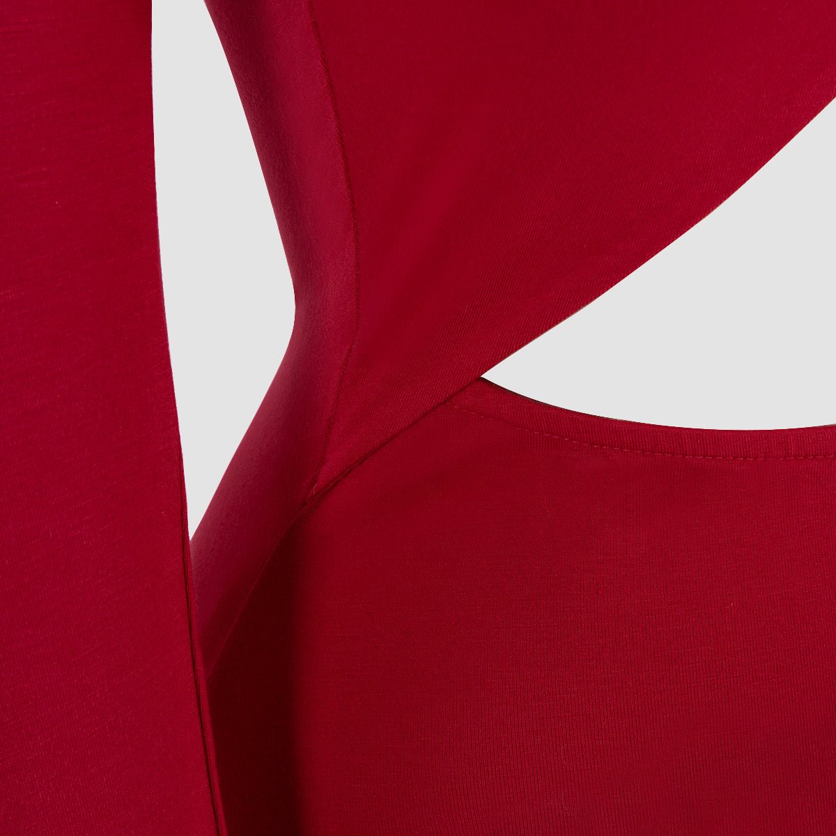 Close-up of one band folding over the other to frame the cut-out
