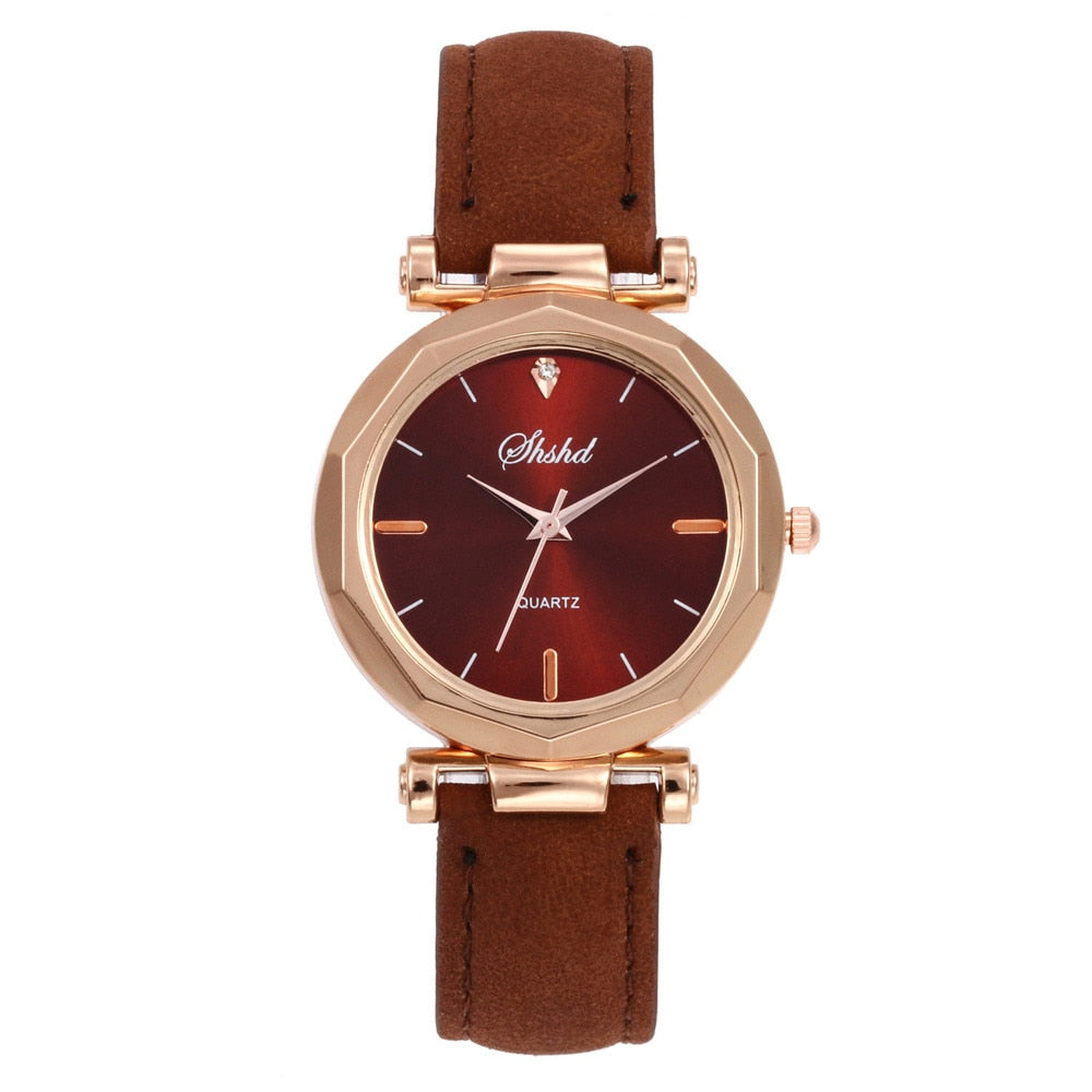 Sleek Leather Quartz Wristwatch