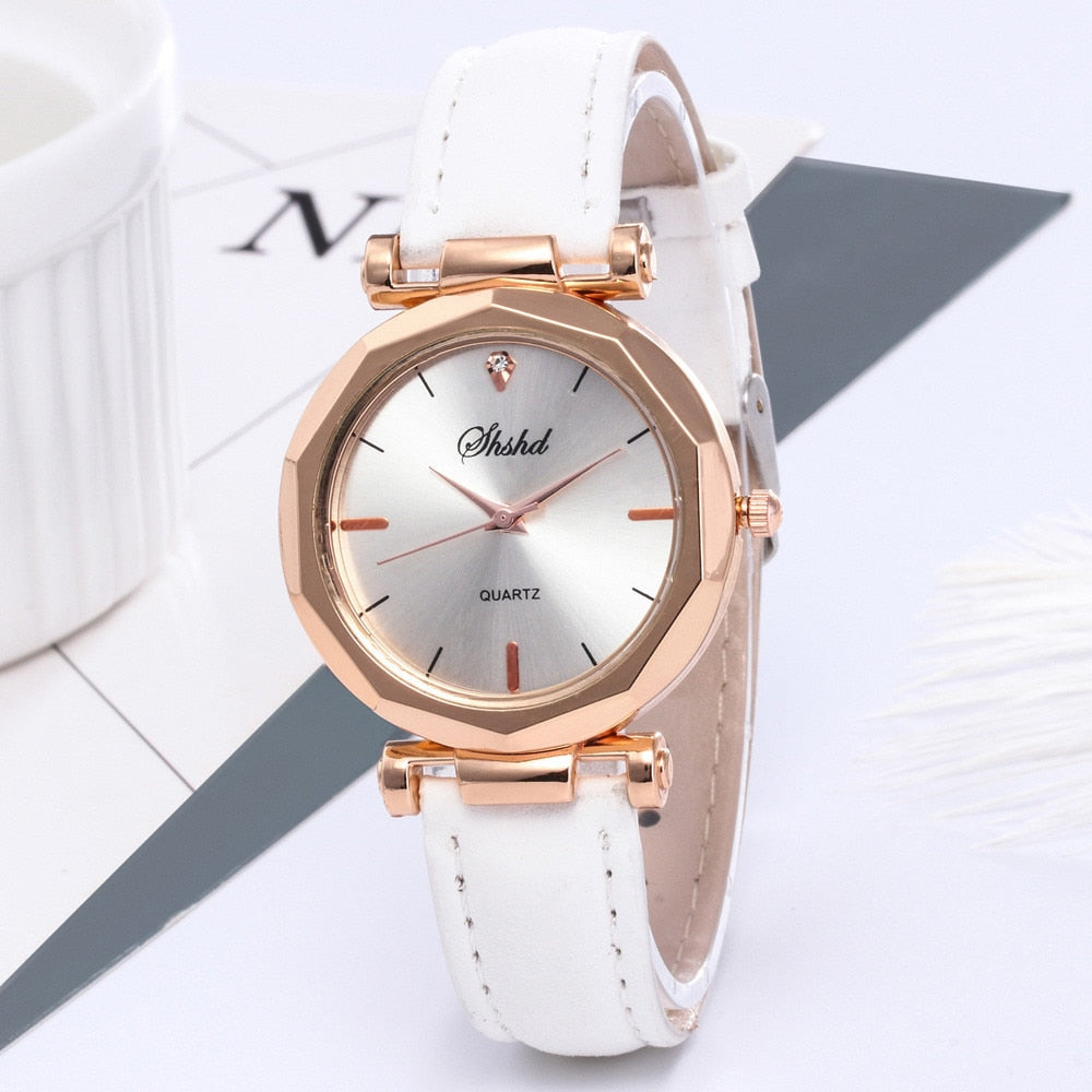Sleek Leather Quartz Wristwatch