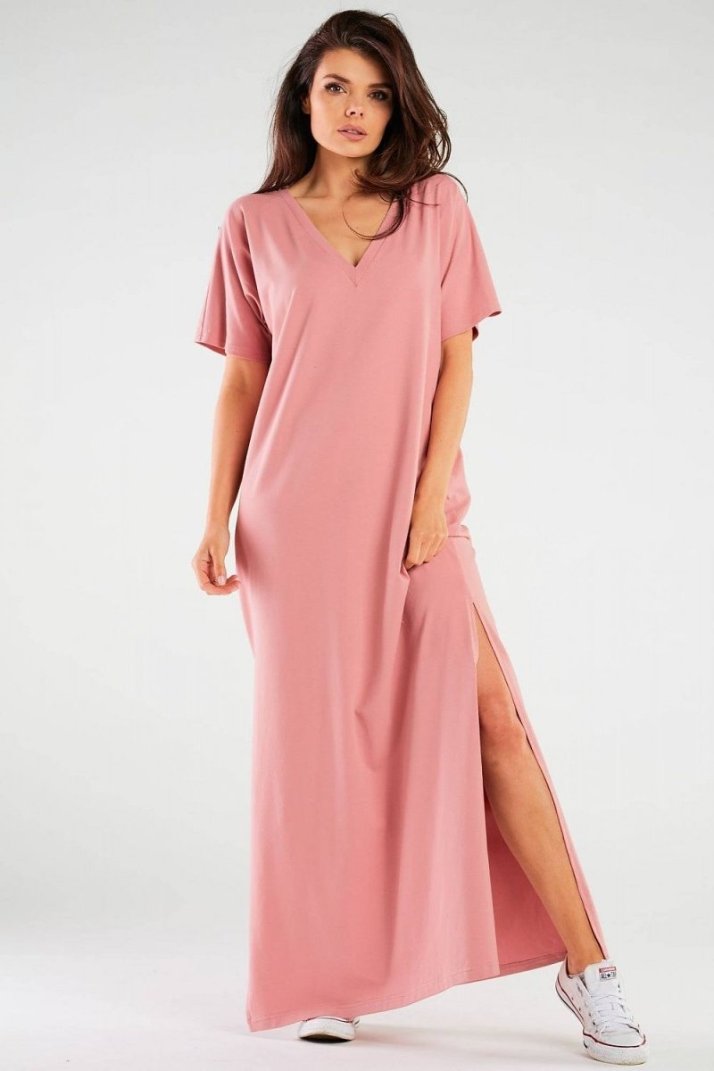 Elegant Day Dress with flattering fit and soft fabric texture – stylish women's day dress