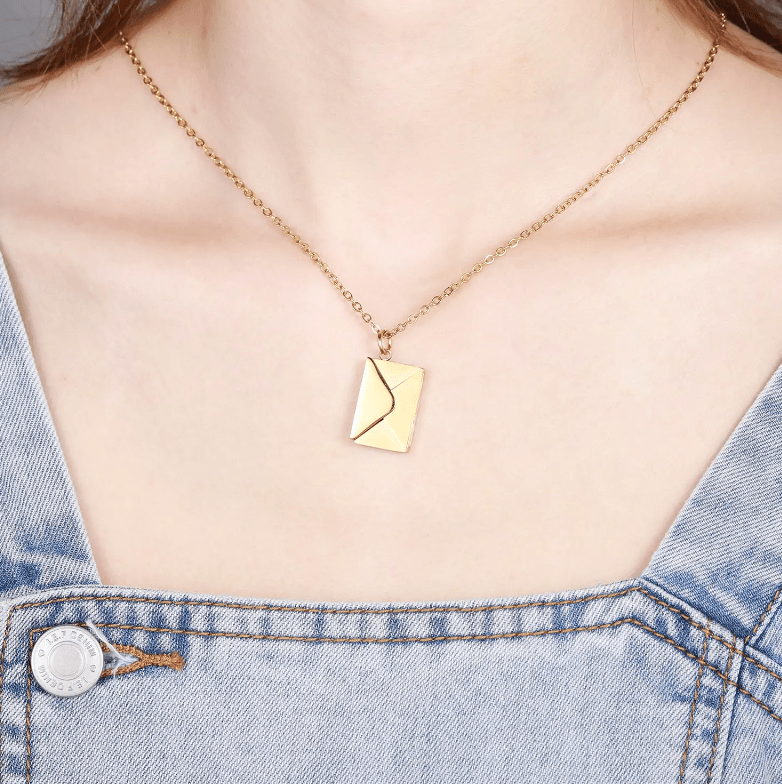 Envelope Necklace - Wow Store