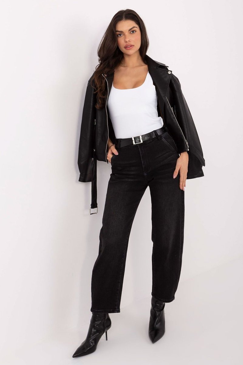 High-waisted tapered jeans for women – stylish casual denim in black cotton blend with clean seams and modern fit