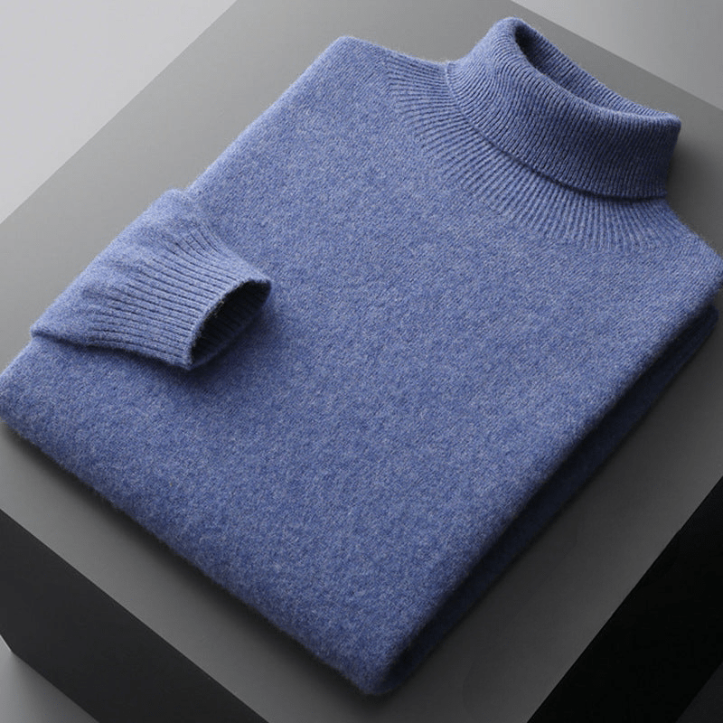 Korenblauwe wollen coltrui voor heren, plat opgevouwen