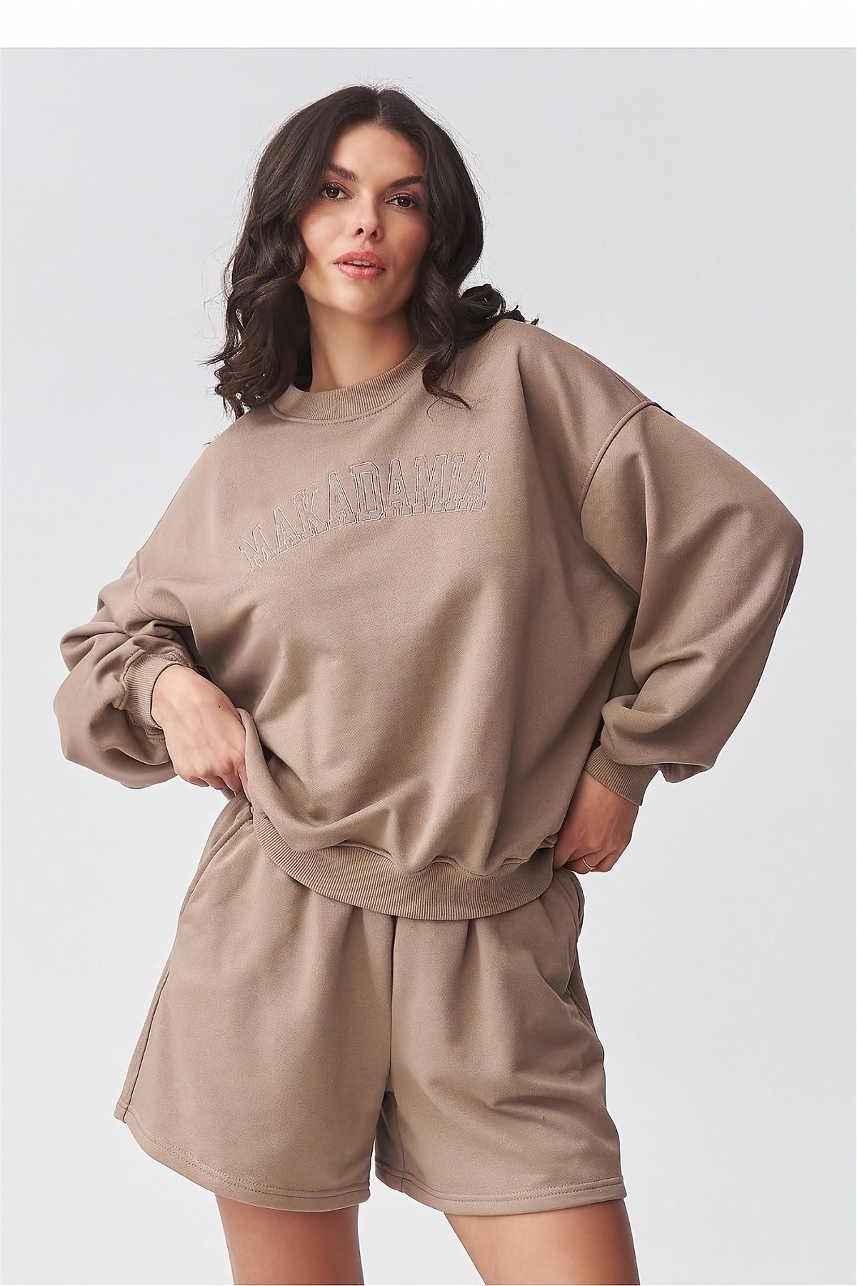 Tracksuit Set - Oversized Sweatshirt & Sweatshorts in taupe