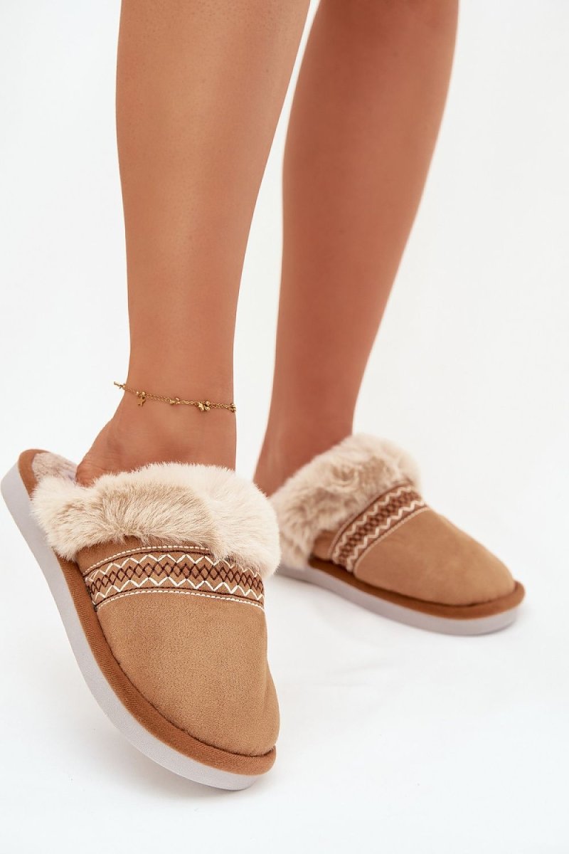 Side view showing slipper design