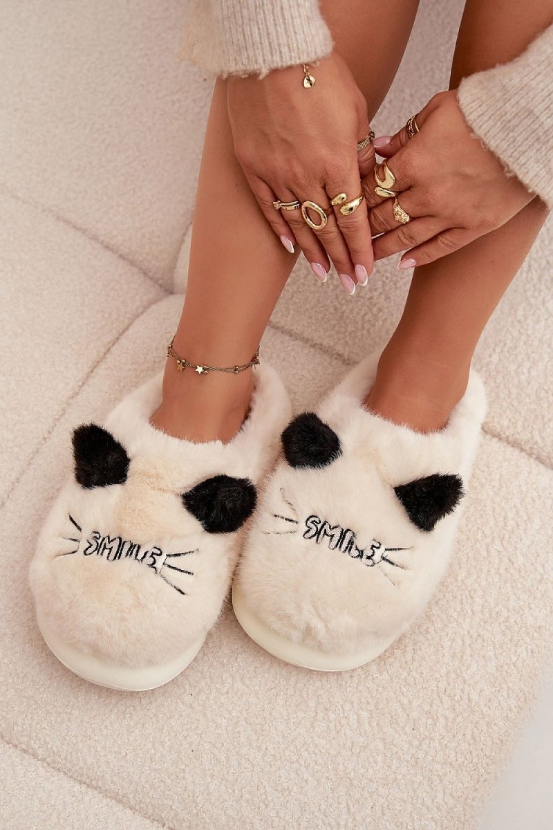 Detailed view of slipper construction