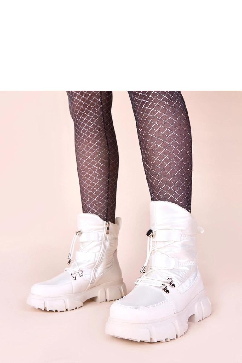 Solea Snow Boots Model 221368 in pearl white, front view