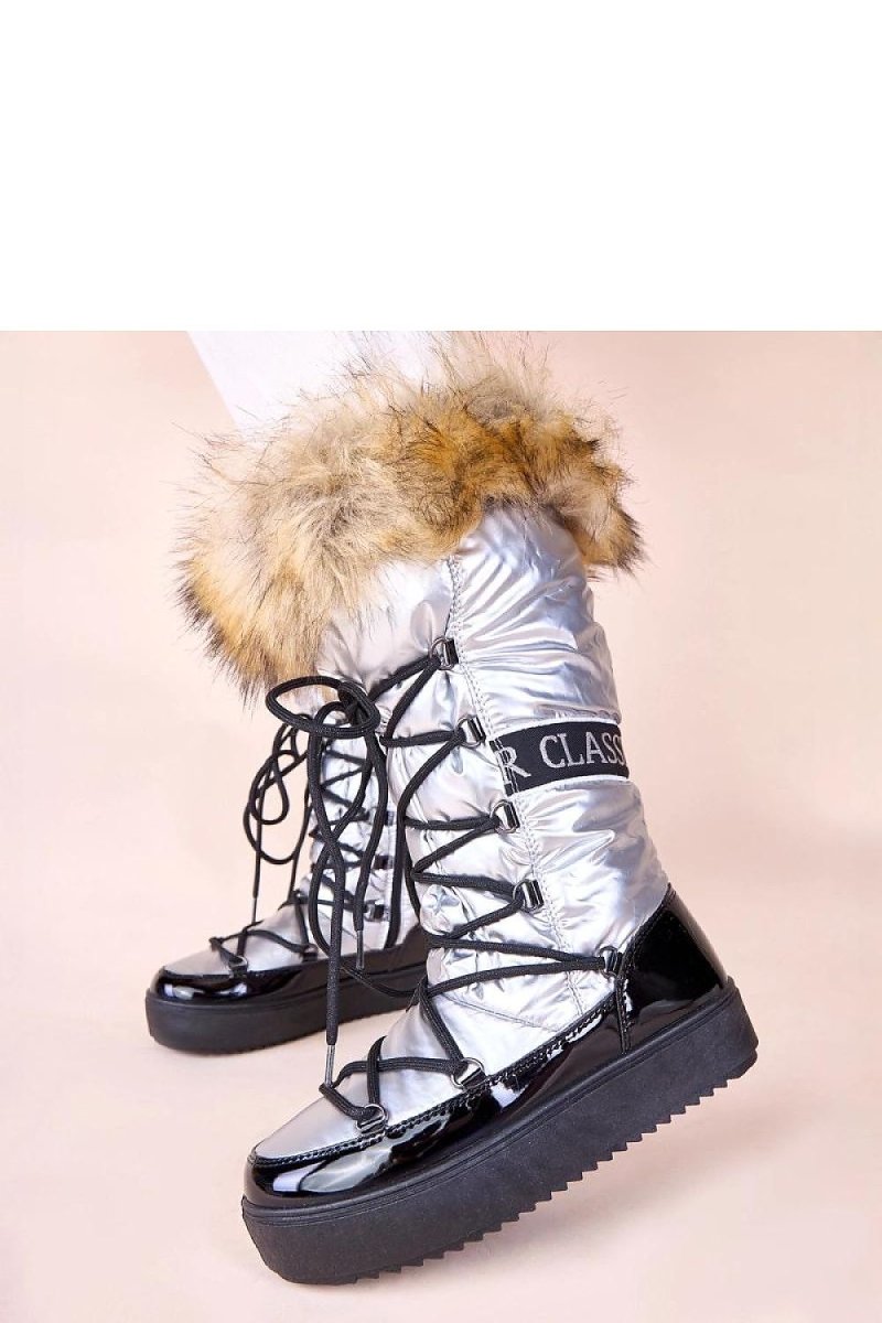 Solea Snow Boots Model 222362 in silver, front view