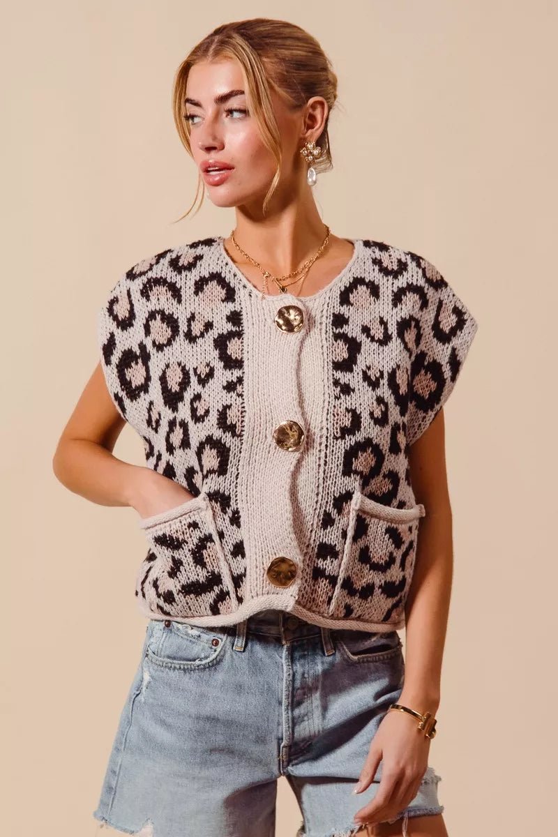 Leopard print sweater vest with oversized metal buttons – SO ME Big Metal Button Front Leopard Sweater Vest Top