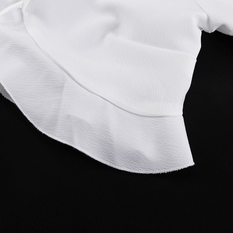 Ruffled hem of the cropped top