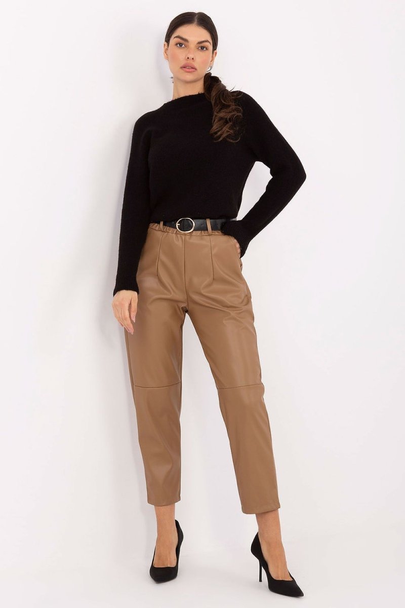 Women trousers model 219072 Rue Paris - WowStore.live